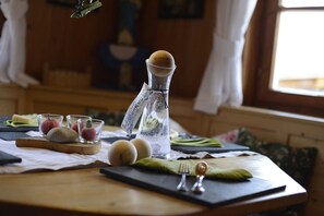 Frühstück (16 EUR pro Person)