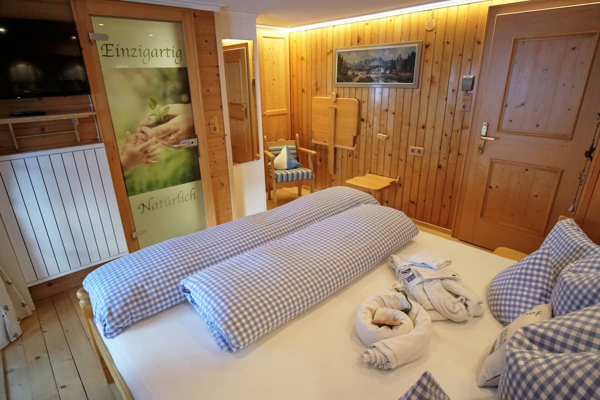 Doppelzimmer, Terrasse (Morgentau) | Kostenloses WLAN, Bettwäsche