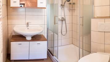 Apartment, 1 Schlafzimmer, Balkon (Panorama) | Badezimmer | Dusche