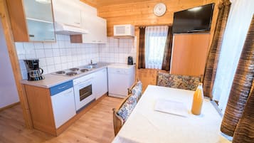 Apartment, 1 Schlafzimmer, Balkon (Panorama) | Eigene Küche | Kühlschrank, Mikrowelle, Ofen, Herdplatte