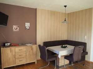 Apartament familiar (Apartment 1) | Sala d'estar | Televisor 
