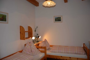 Iron/ironing board, free cribs/infant beds, free WiFi, bed sheets - Bauernhof Grain (Feldbach)