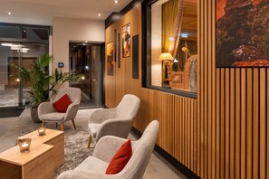 Lobby sitting area - Hotel Landgasthaus Ständenhof (Ruppertsweiler)