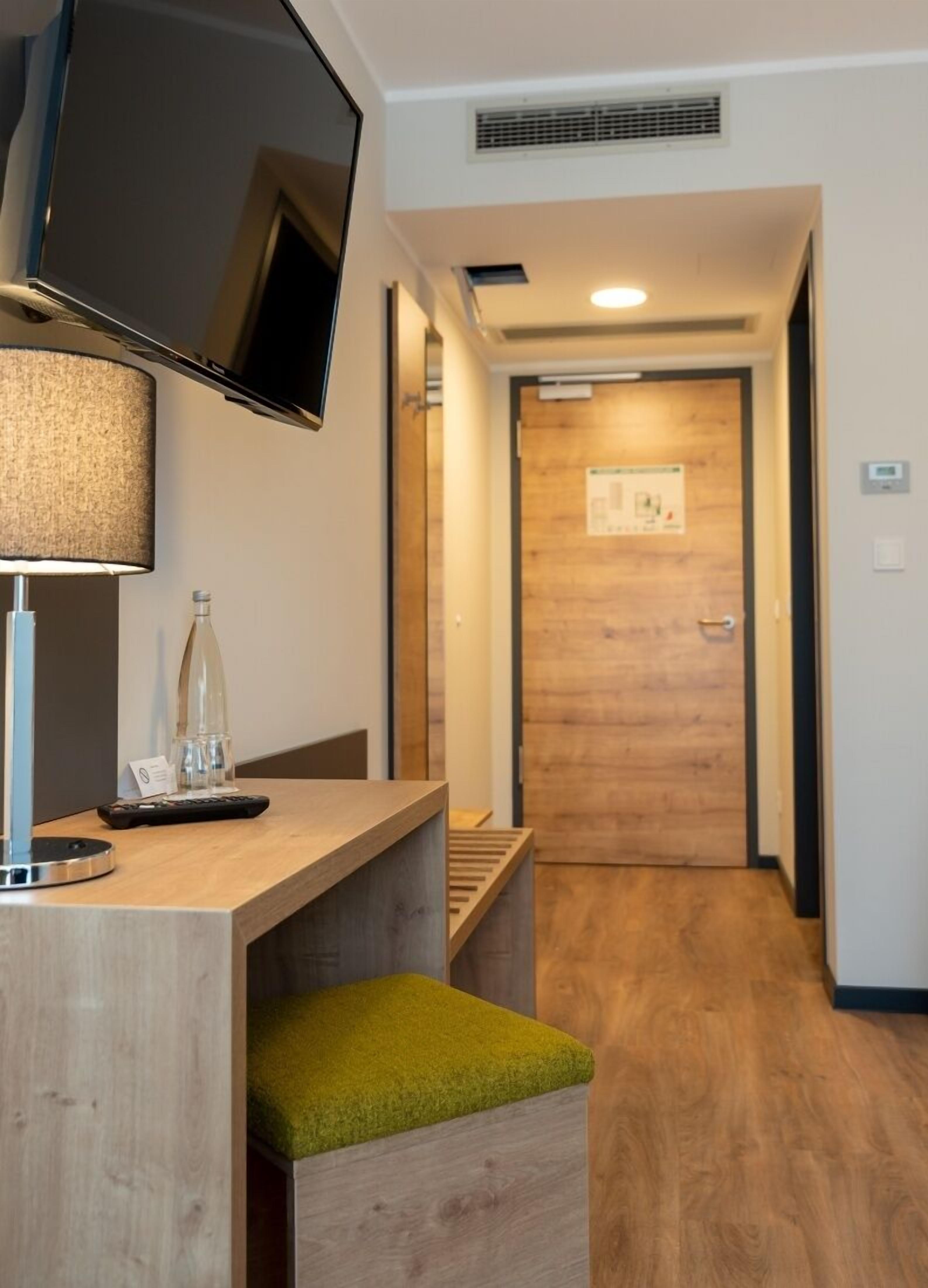 comfort double room | 1 bedroom, in-room safe, desk, blackout curtains