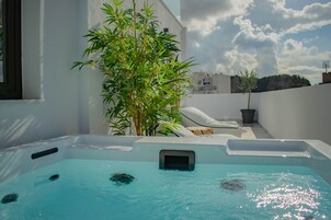 Bañera de hidromasaje privada