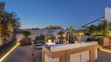 Exclusive Studio Suite, Hot Tub, City View | Balcony view