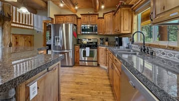 Frigorífic, microones, forn i placa de cuina