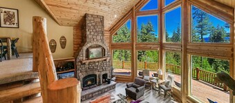 Spacious Log Cabin Near Tamarack w/ Hot Tub!