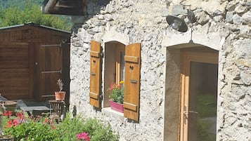 Enceinte de lâhĂ©bergement