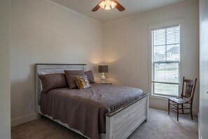 3 間睡房、熨斗/熨衫板、免費 Wi-Fi、床單