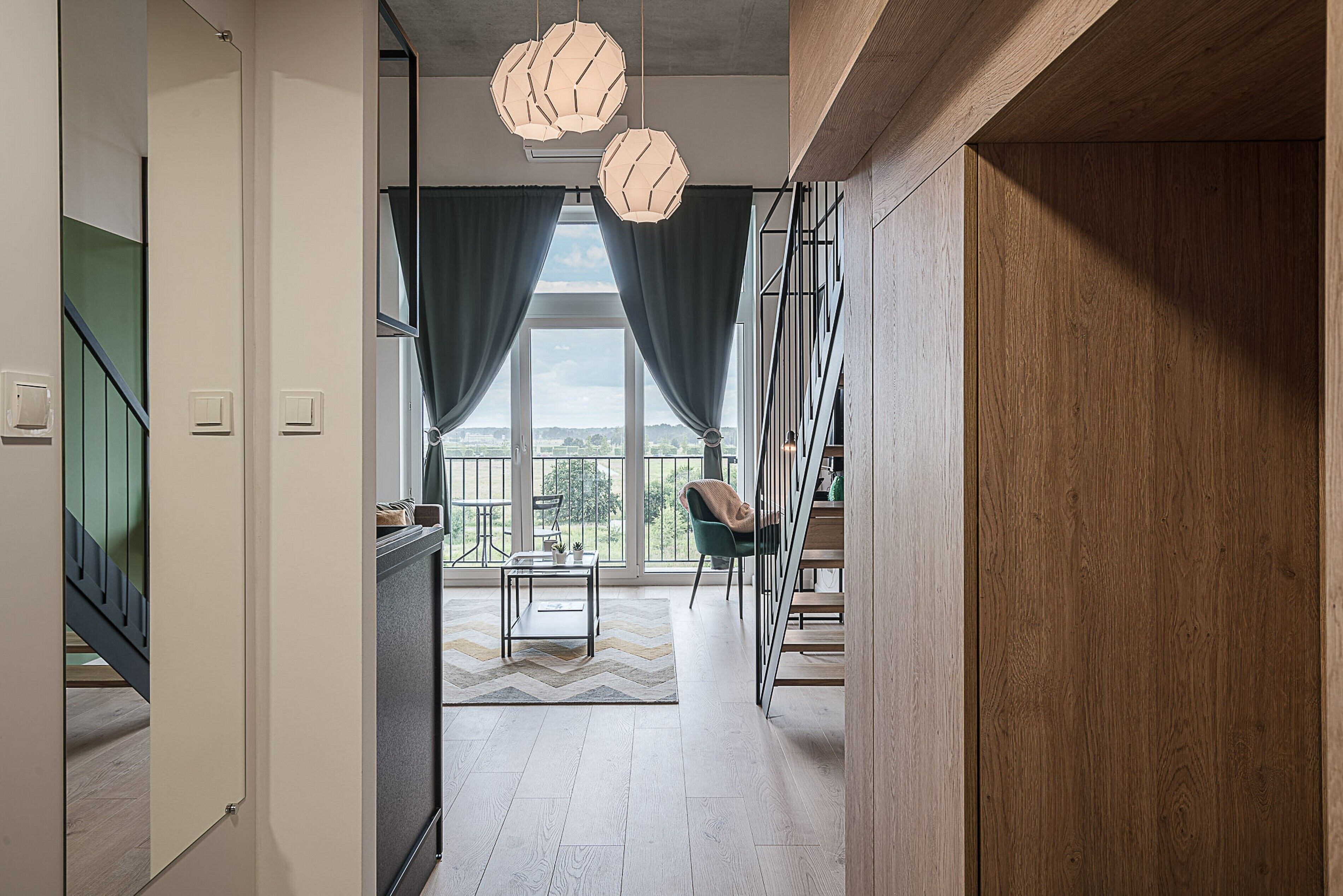 37-inch flat-screen TV with cable channels, streaming services