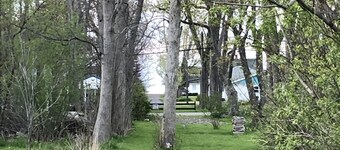 Quaint Lake Erie Vacation Cottage