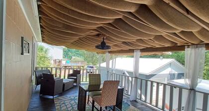 Immaculate Remodel on River for Overnights or STR