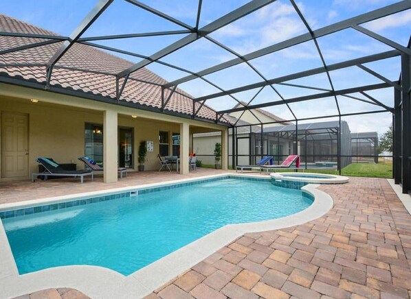 Outdoor pool, a heated pool