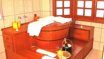 Superior Chalet | Bathroom | Hair dryer, towels