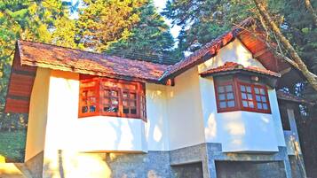 Chalé superior | 1 quarto, frigobar, cortinas blackout, Wi-Fi de cortesia