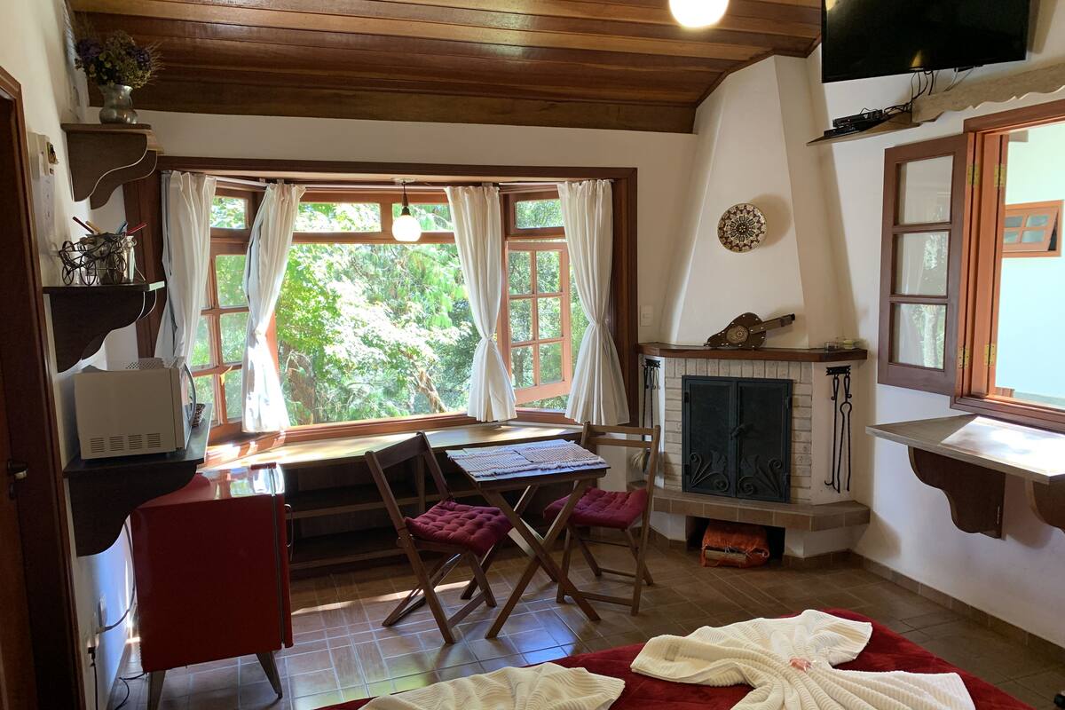 Chalet | Minibar, blackout drapes, WiFi (free), bed sheets