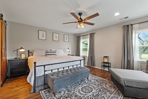 3 bedrooms, memory-foam beds, desk, iron/ironing board