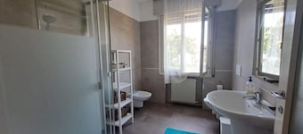 Small villa with garden, between the Dolomites and Venice. Ideal for families and groups