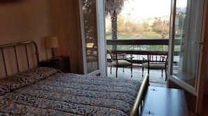 3 bedrooms, iron/ironing board, bed sheets
