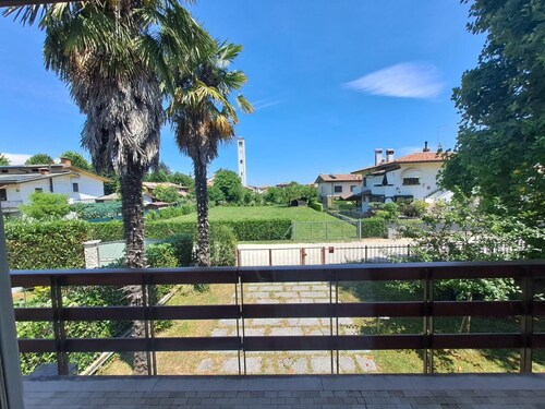 Small villa with garden, between the Dolomites and Venice. Ideal for families and groups