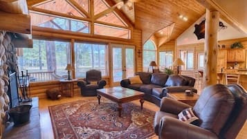 Älytelevisio, takka, työhuone