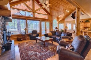 Smart TV, fireplace, offices - Custom Cabin on Golf Course BOOK NOW! (pinetop)