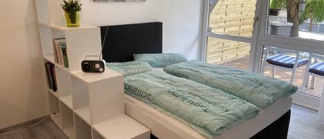 1 bedroom, travel cot, free WiFi, bed sheets