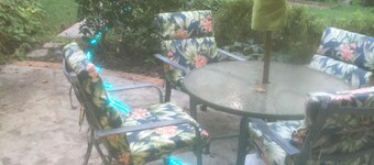 Brick Ground Floor Suite, 12 min to Liberty Univ.