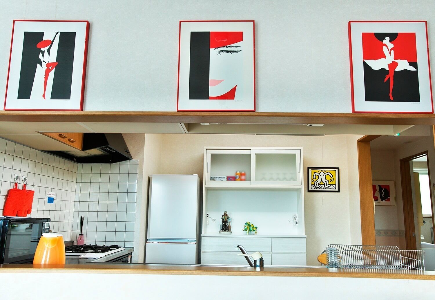 Fridge, microwave, stovetop, cookware/dishes/utensils