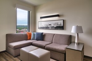 Premium bedding, desk, laptop workspace, blackout drapes - Hyatt House Rochester/Mayo Clinic Area (Rochester)