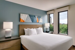 Premium bedding, desk, laptop workspace, blackout drapes - Hyatt House Rochester/Mayo Clinic Area (Rochester)