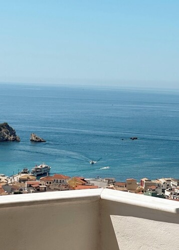 Penthouse sea view suite