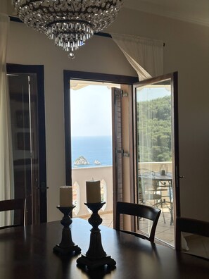 Dining - Penthouse sea view suite (Parga)