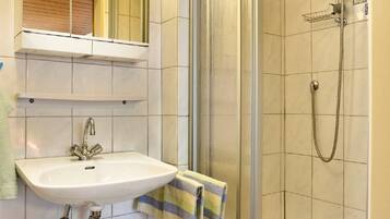 Condo, 1 Bedroom (Sonnenterrasse) | Bathroom | Shower, hair dryer, towels