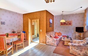 公寓客房, 1 間臥室 (Sonnenterrasse) | 起居區 | 電視