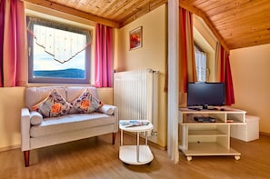 Apartment, 1 Bedroom (Silberblick) | Living area | TV