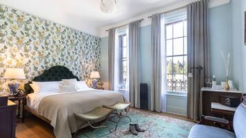 Room, 1 King Bed | Egyptian cotton sheets, premium bedding, pillow-top beds, in-room safe