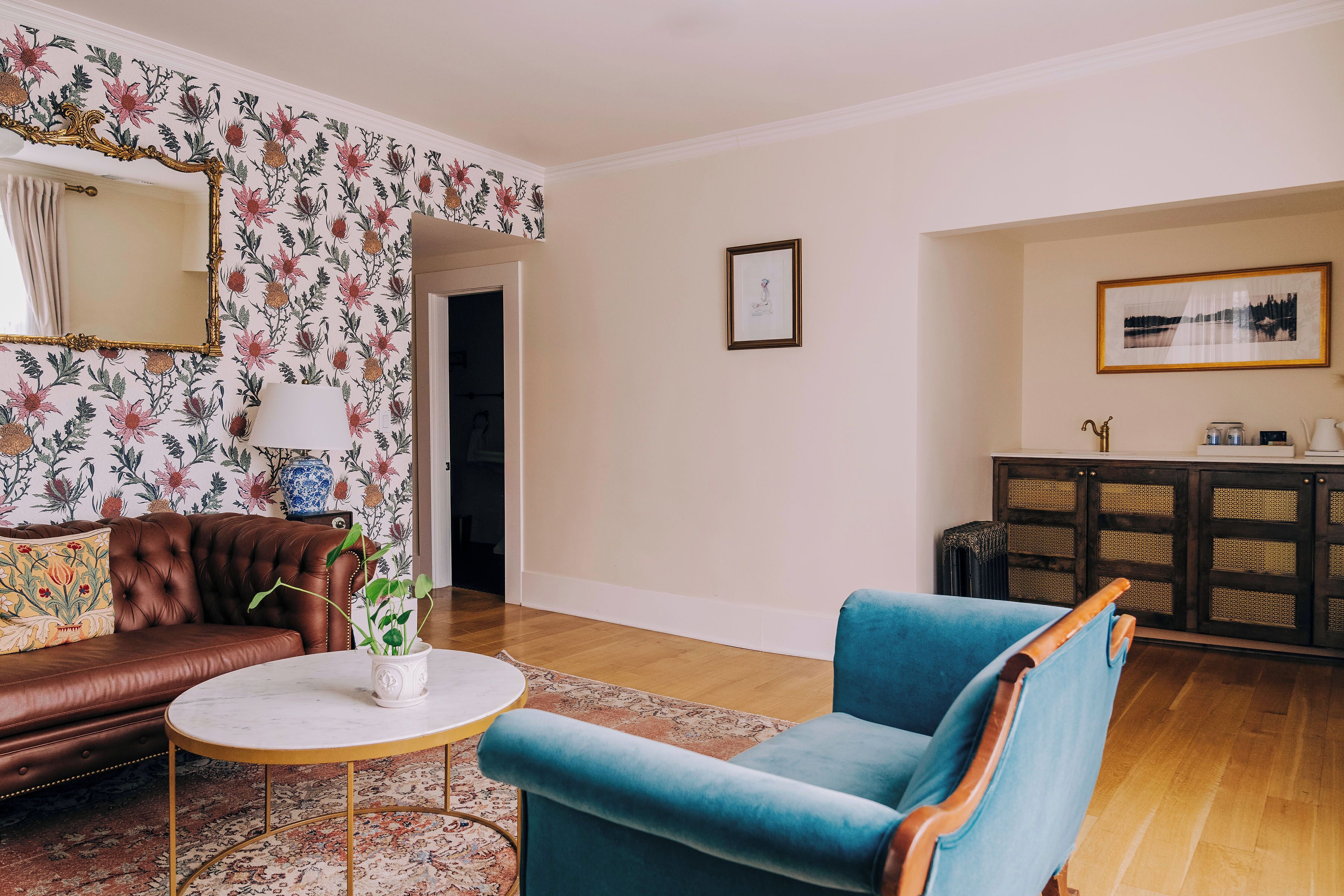 suite, 1 queen bed | egyptian cotton sheets, premium bedding, pillow-top beds, in-room safe