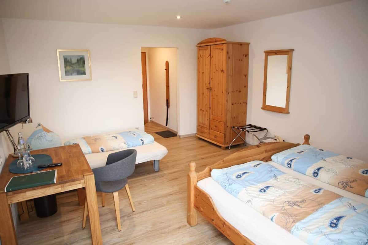 Double Room | In-room safe, desk, free WiFi, bed sheets