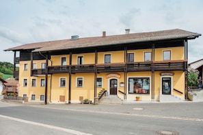 Front of property - Gasthof-Metzgerei-Pension Schierlitz (Rimbach)