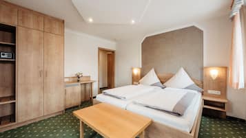 Desk, WiFi, bed sheets