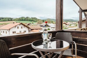 Balcony - Gasthof-Metzgerei-Pension Schierlitz (Rimbach)
