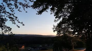 Fassade der Unterkunft – Abend/Nacht