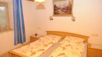 Apartment, 2 Schlafzimmer (Burgblick) | 2 Schlafzimmer, kostenloses WLAN
