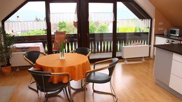 Căn hộ (Engelbergblick) | Khu vực ăn uống tại phòng