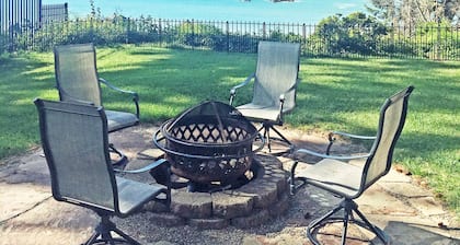 Pets welcome. Great Ocean View . Remodeled Kitchen. Fire Pit. BBQ<br>Free WiFi.
