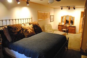 3 soverom, strykejern/-brett, wi-fi (inkludert) og sengetøy