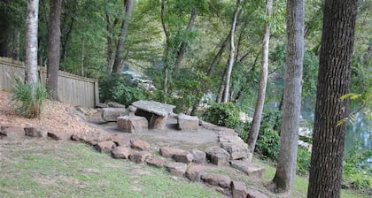 Nonni's River Retreat