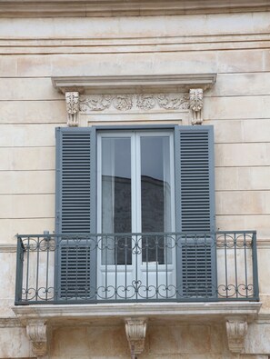 Exterior detail - 1940 Luxury Accommodations - Suite Zaffiro (Ostuni)
